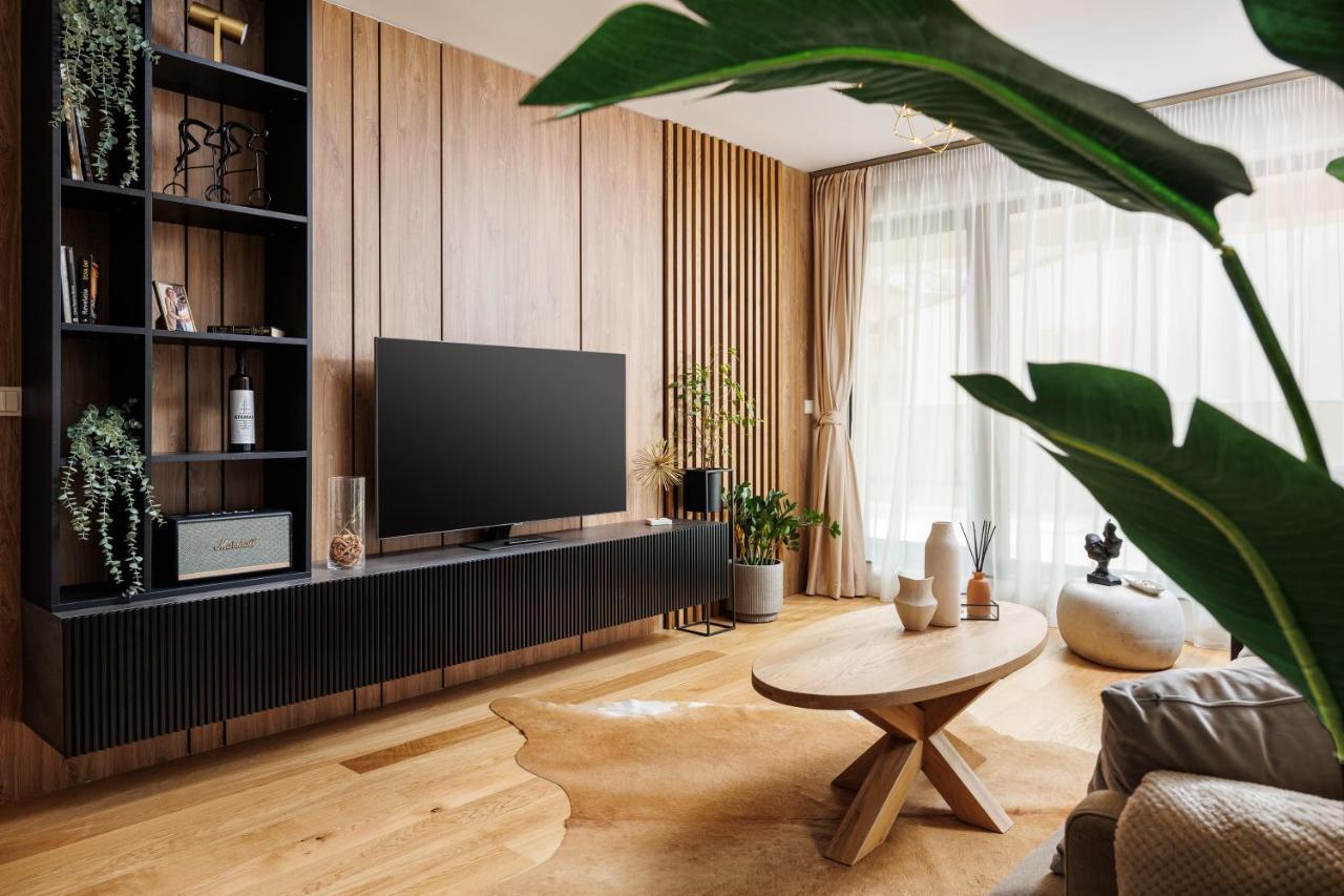בראשוב Pure Living Apartment W. Private Parking מראה חיצוני תמונה